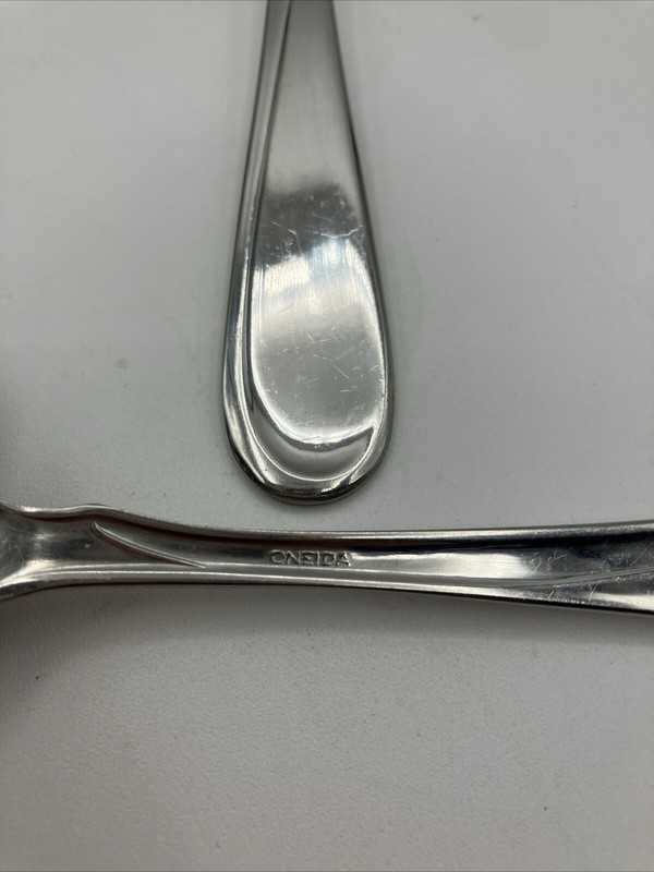 (2) Dinner Forks Oneida stainless Flight Reliance 7 3/8" Flatware gallery