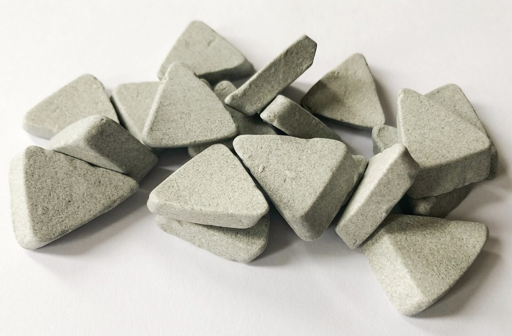 Ceramic Tumbling Media - Used - Flat triangle - Metal and Rock Tumbling