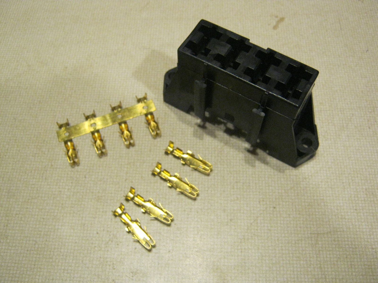 John Deere fuse block AM108846 gallery