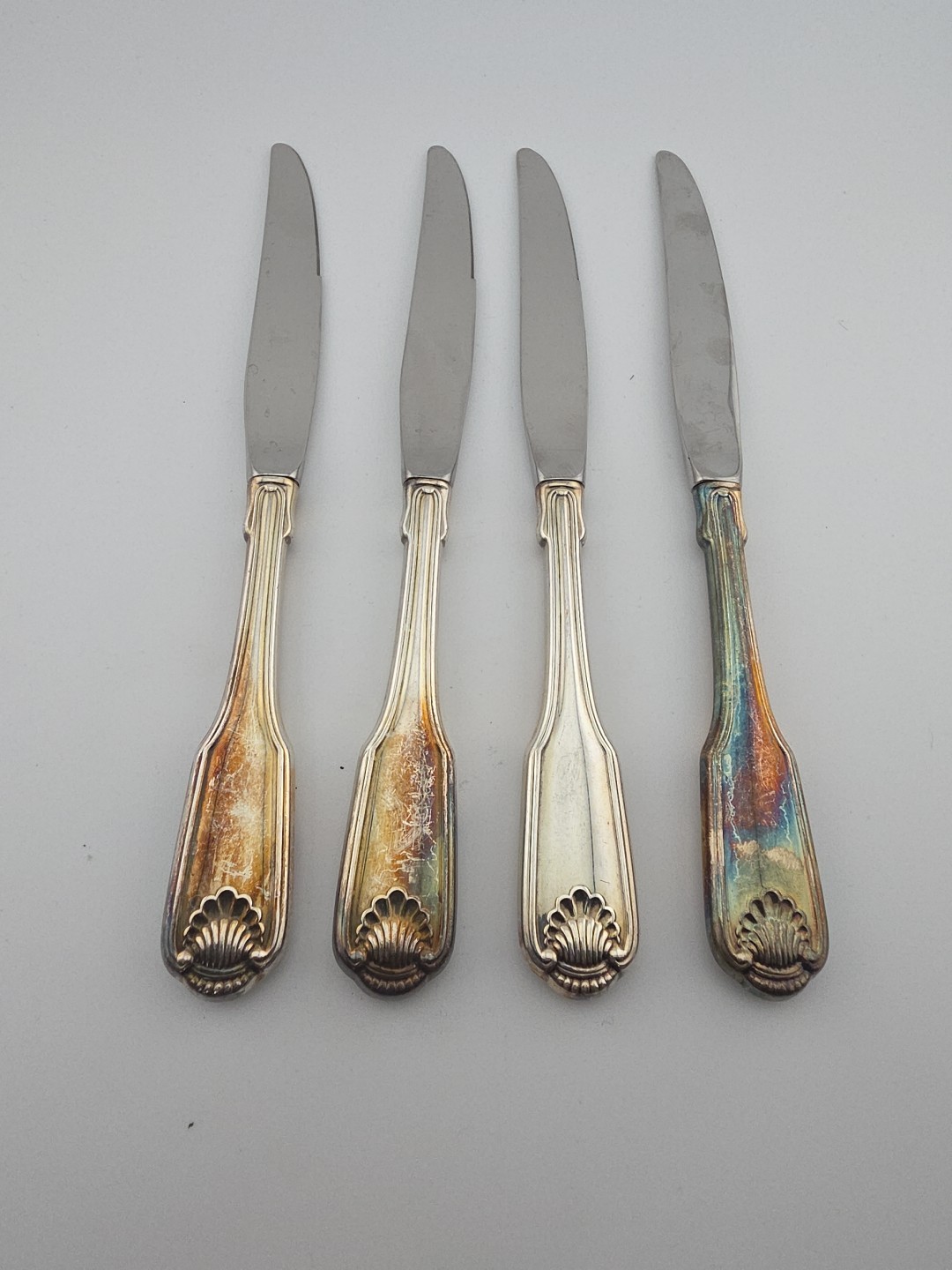 Oneida Classic Shell Stainless Flatware Dinner Knives Set Of 4 gallery