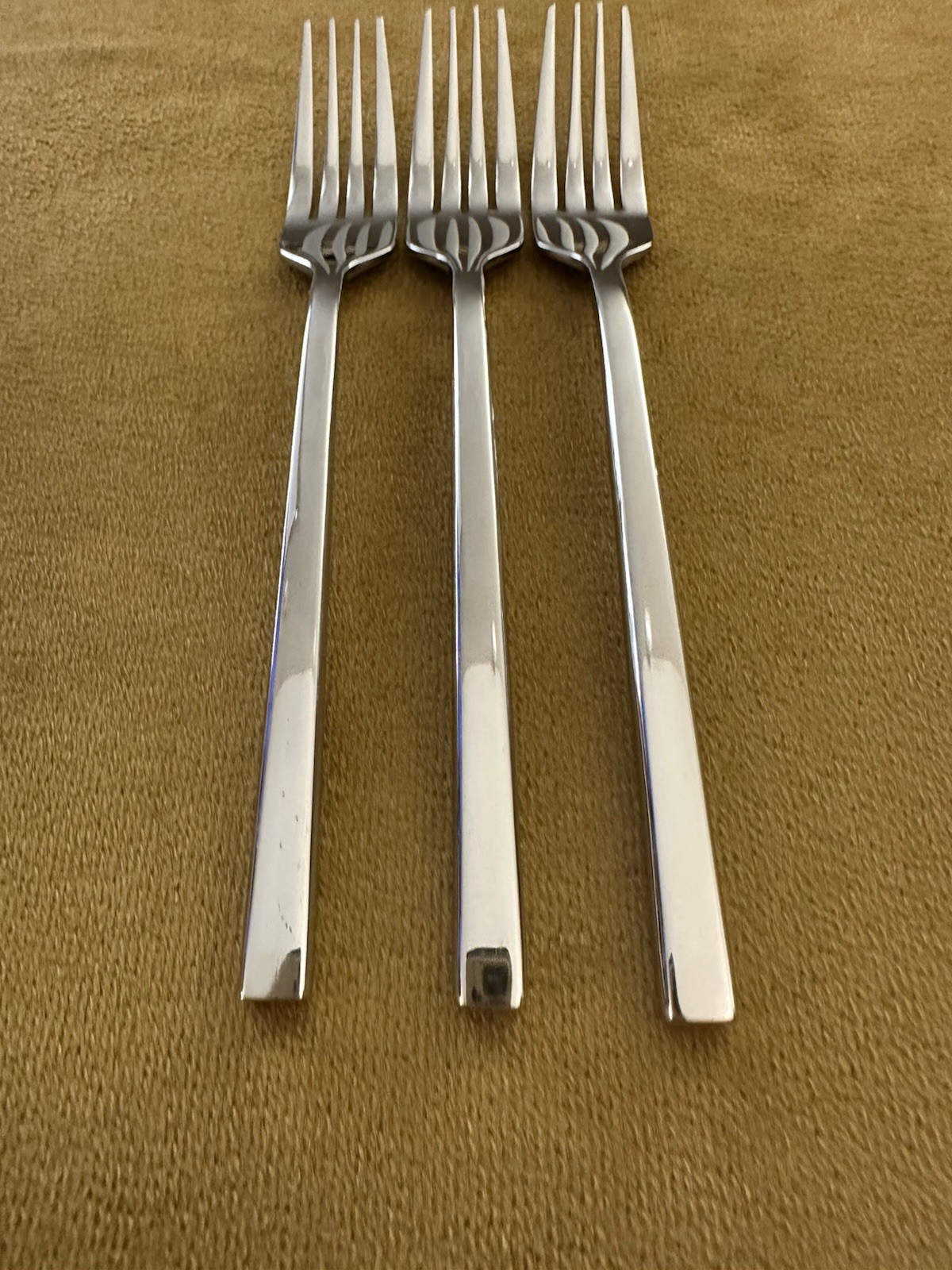 (3) DINNER FORKS Cambridge Chop Conversation 18/10 Stainless **MINT** gallery