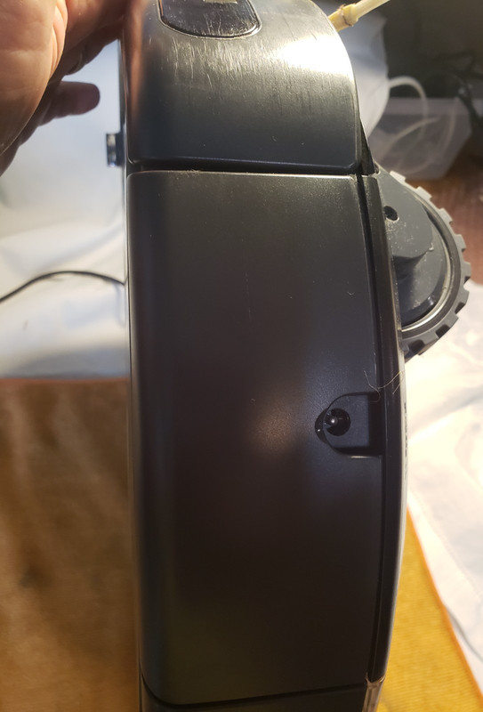 iRobot Roomba 645 Robotic Vacuum Cleaner + Charging Base + All Accessories READ gallery