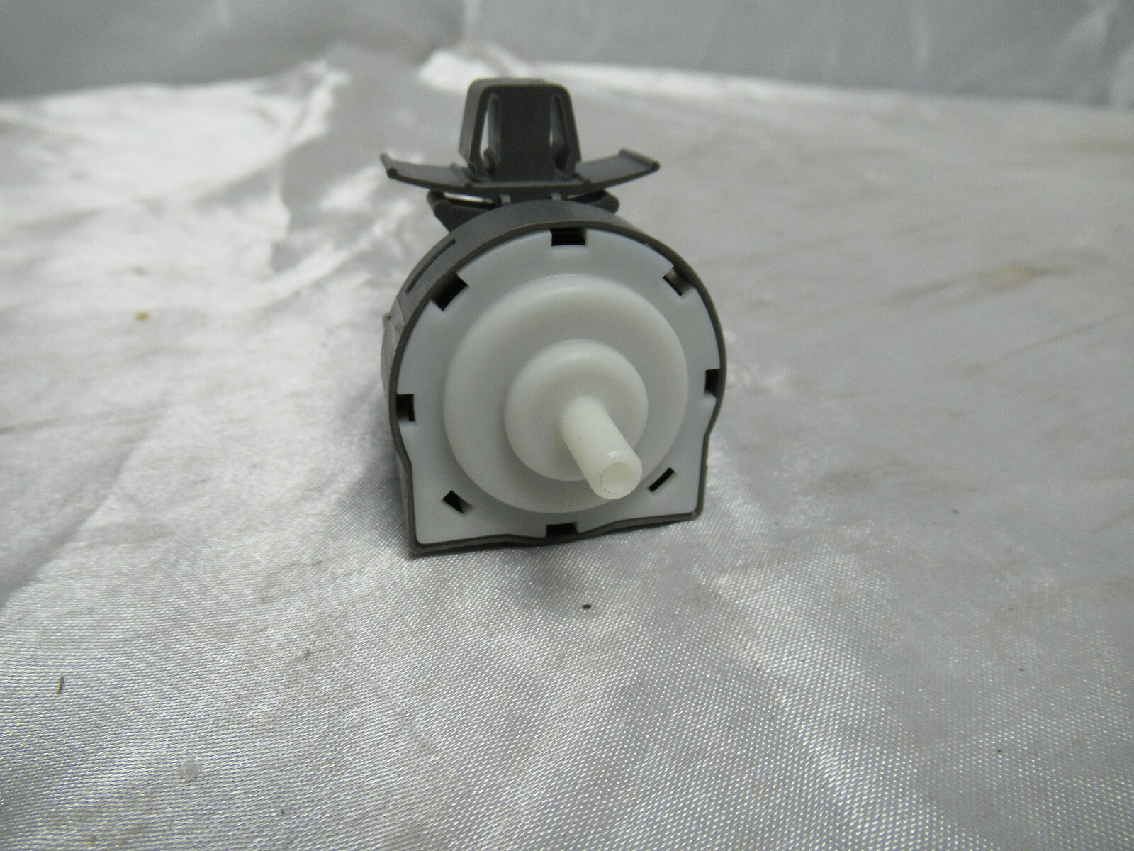 OEM Frigidaire Stack Unit Washer/Dryer Washer Sensor 5304504885 (Lot #30) gallery