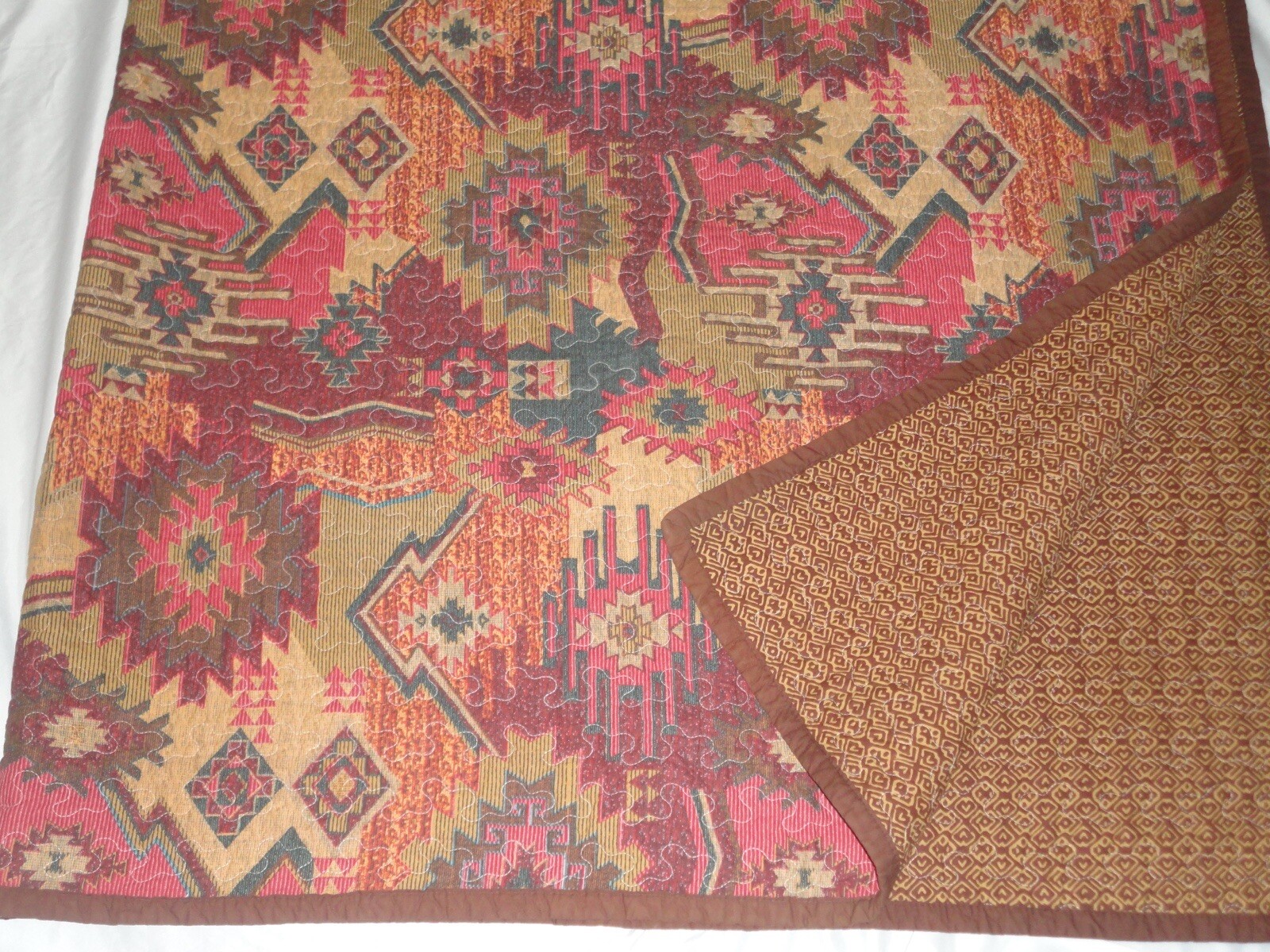 SCENT-SATION SANTA FE AMBER RED QUILTED SOUTHWESTERN (1) FULL/QUEEN QUILT 92X92 gallery