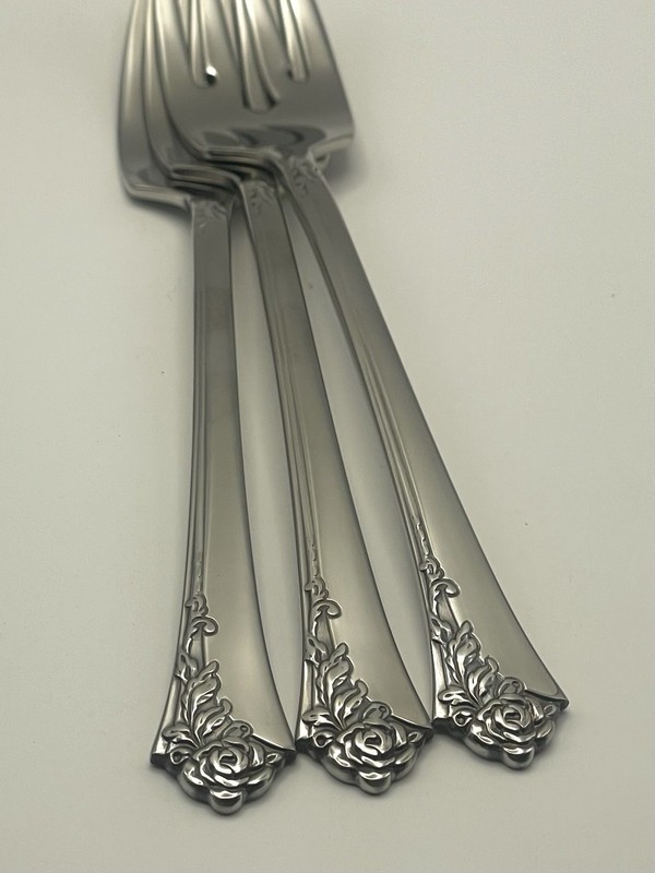 (3) Oneida Heirloom Cube DAMASK ROSE Stainless Salad Fork Lot ~ 6 7/8” gallery