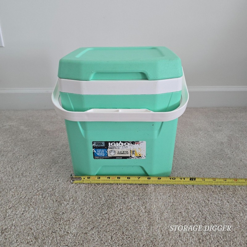 Igloo Cool 12 Quart Mint White Cooler Box, Easy Carry Handle, 18 Cans Capacity gallery