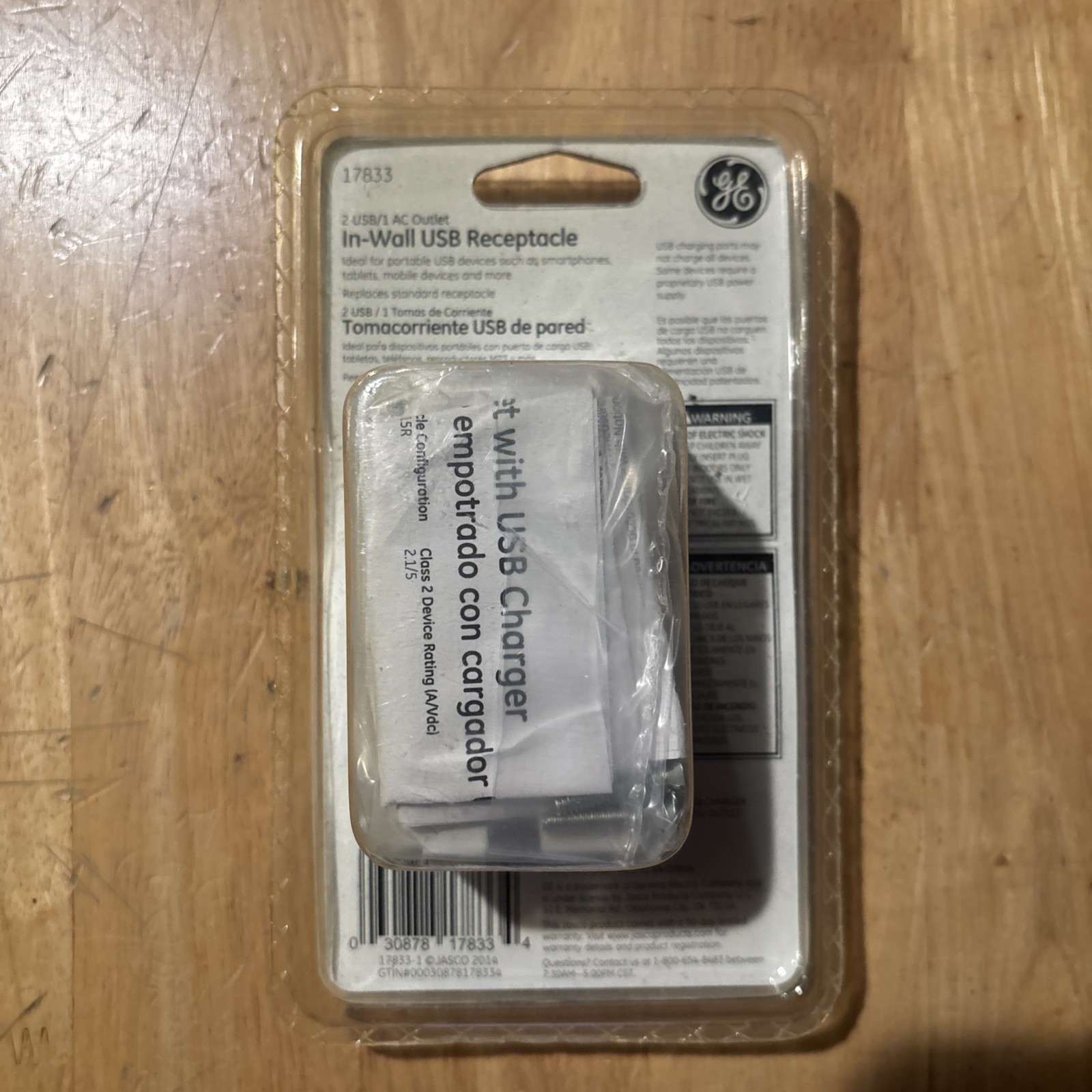 GE InWall RECEPTACLE 2 USB & 1 AC 2.1 AMP 10 Watts 120 Volts Factory Sealed NEW! gallery