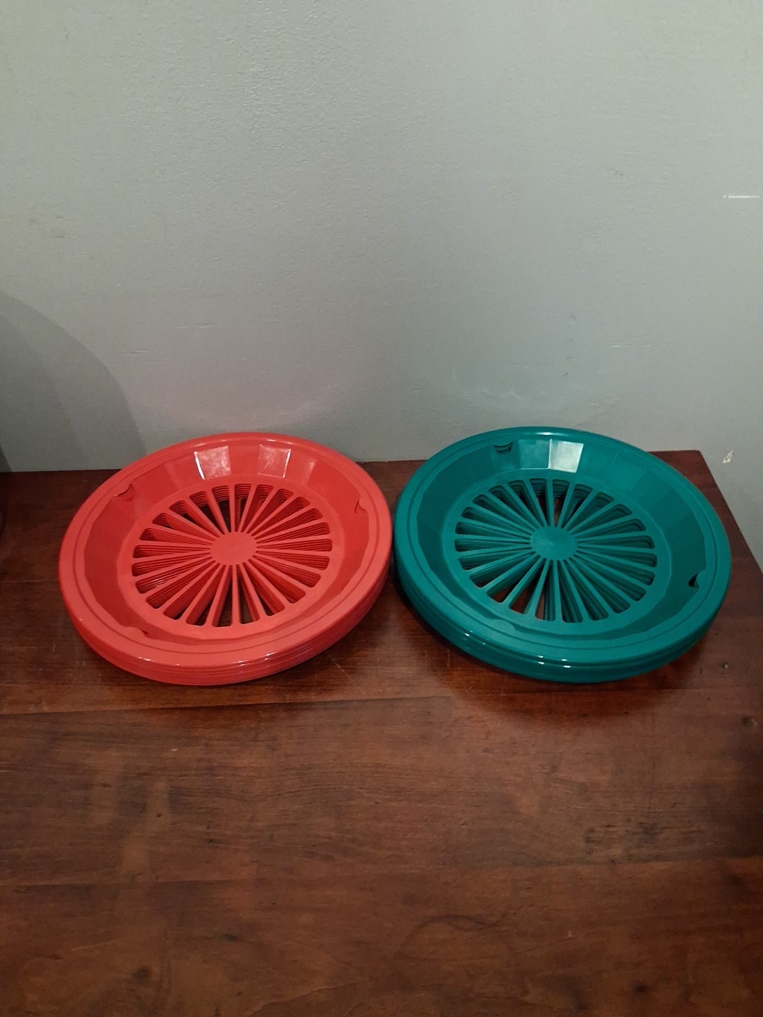 Vintage PackerWare--16 Plastic Paper Plate Holders-- Made in USA--Pink And Green gallery