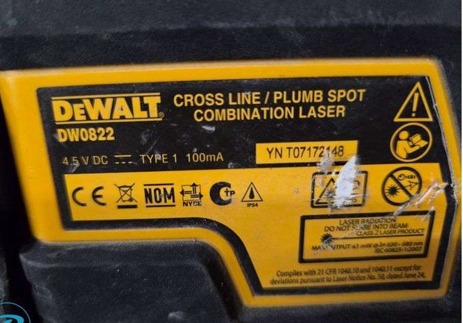 DeWalt DW0822 Self-Leveling Cross Line Plumb Spot Laser Level, with Storage Case gallery
