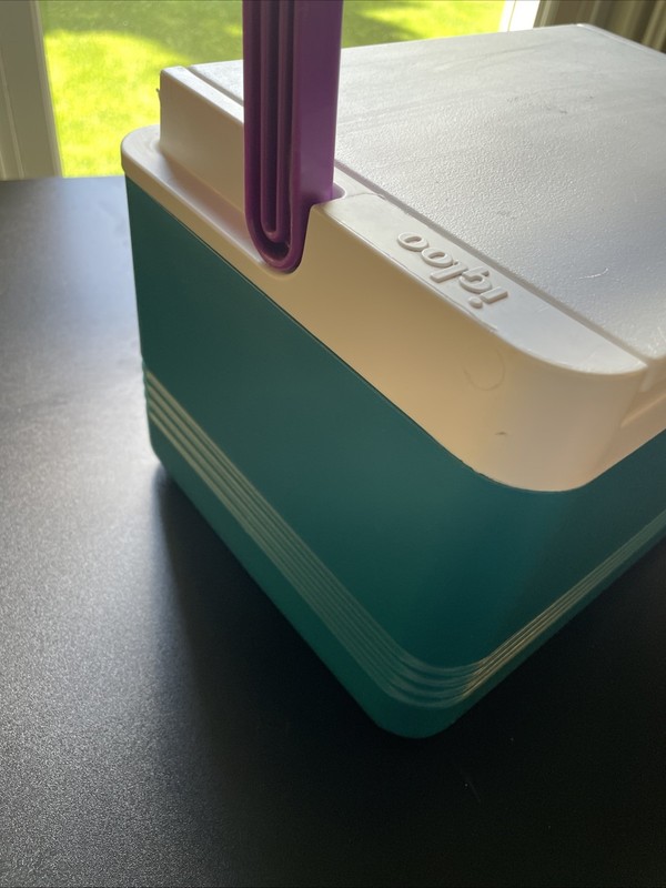 Igloo Legend 6-Can Personal Cooler Teal Green White Lid Purple Handle Clean gallery