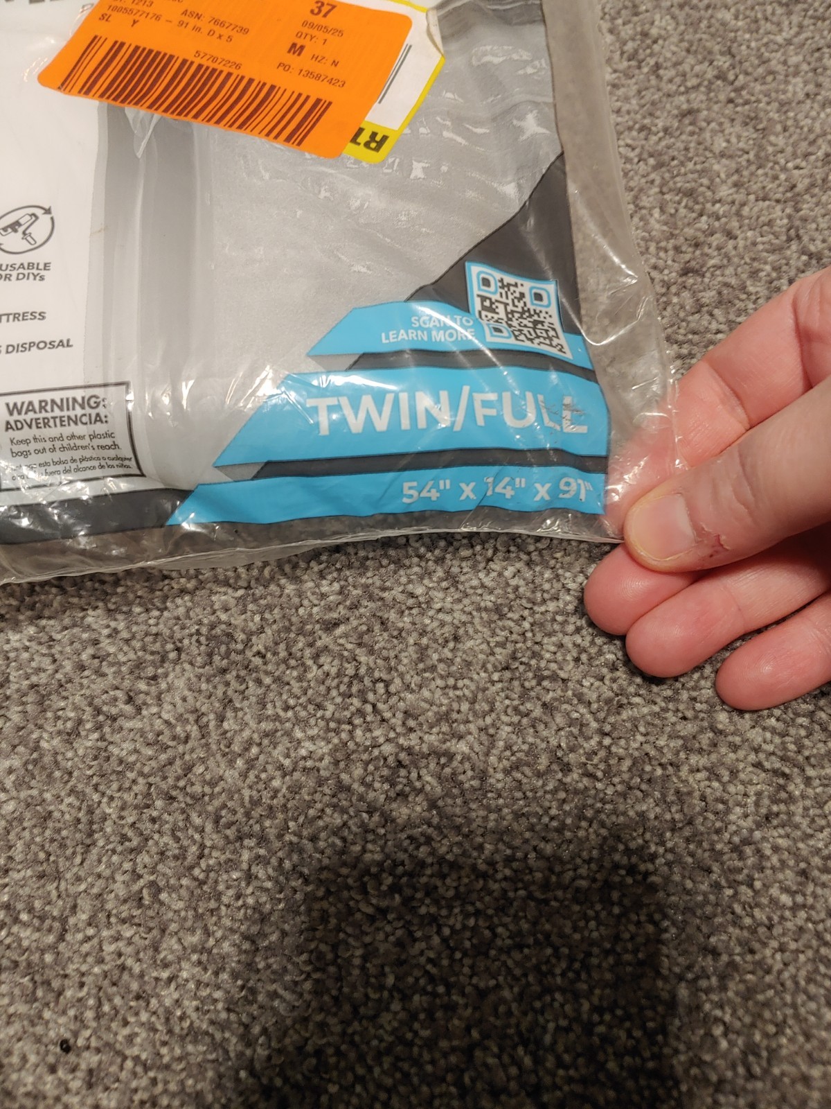 Twin/Full Mattress Protector/Bag gallery