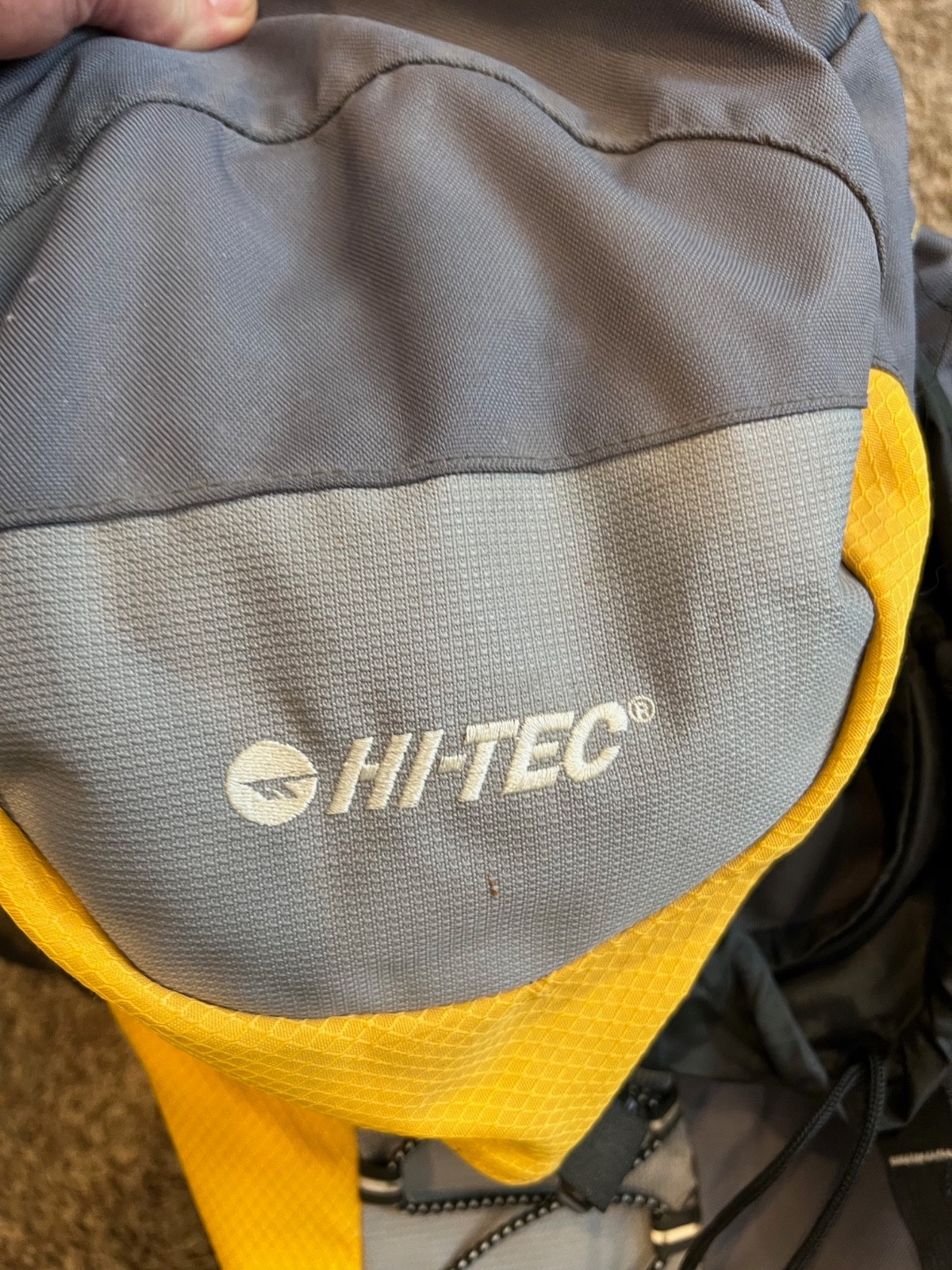 Hi-Tec Nova 30 back pack 3