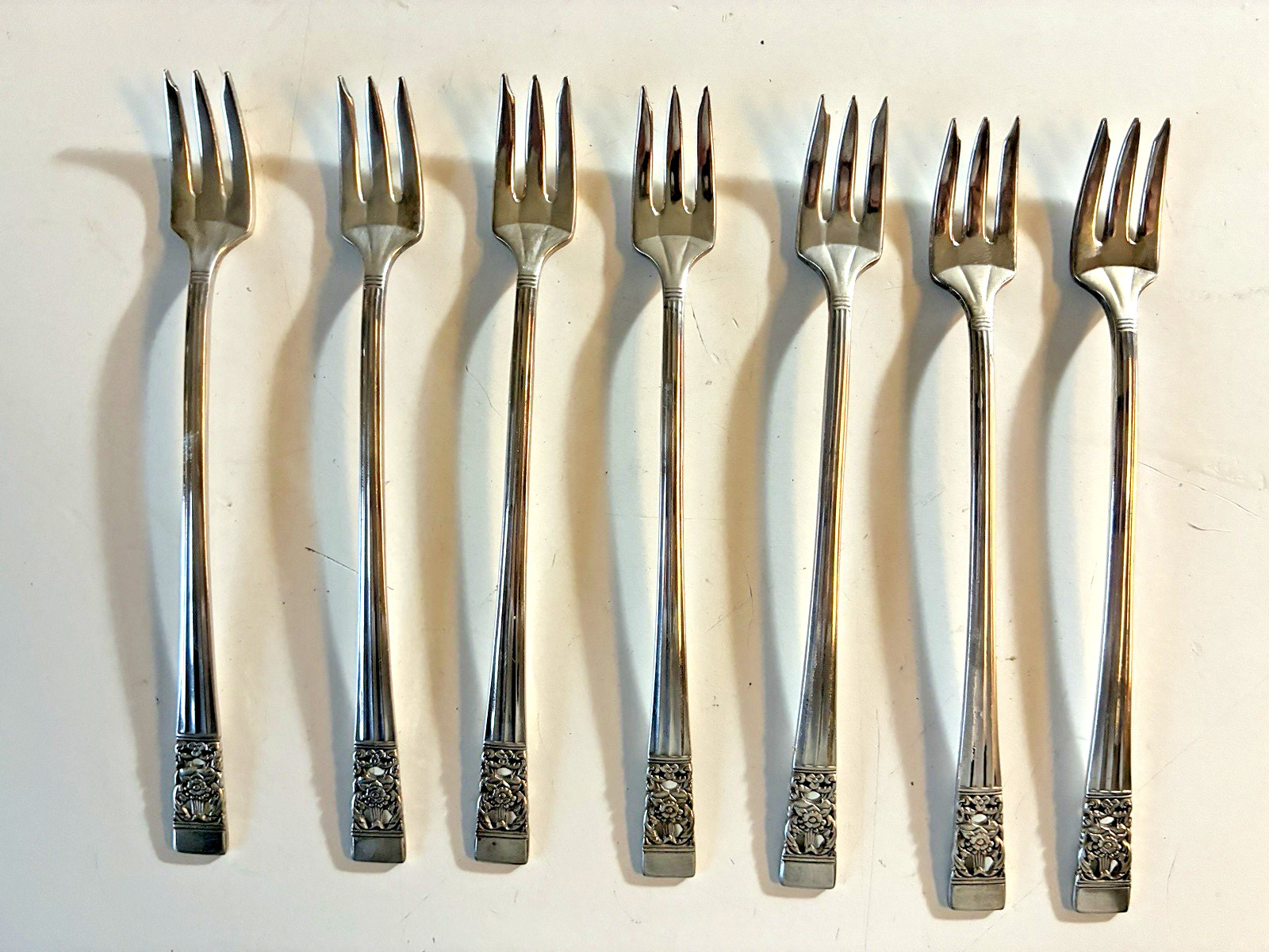 Oneida Community Silverplate Coronation Pattern Vtg 7pc Cocktail Seafood Forks gallery