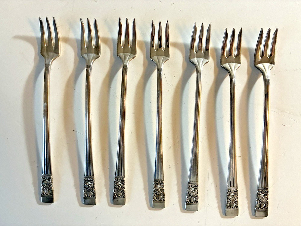 Oneida Community Silverplate Coronation Pattern Vtg 7pc Cocktail Seafood Forks