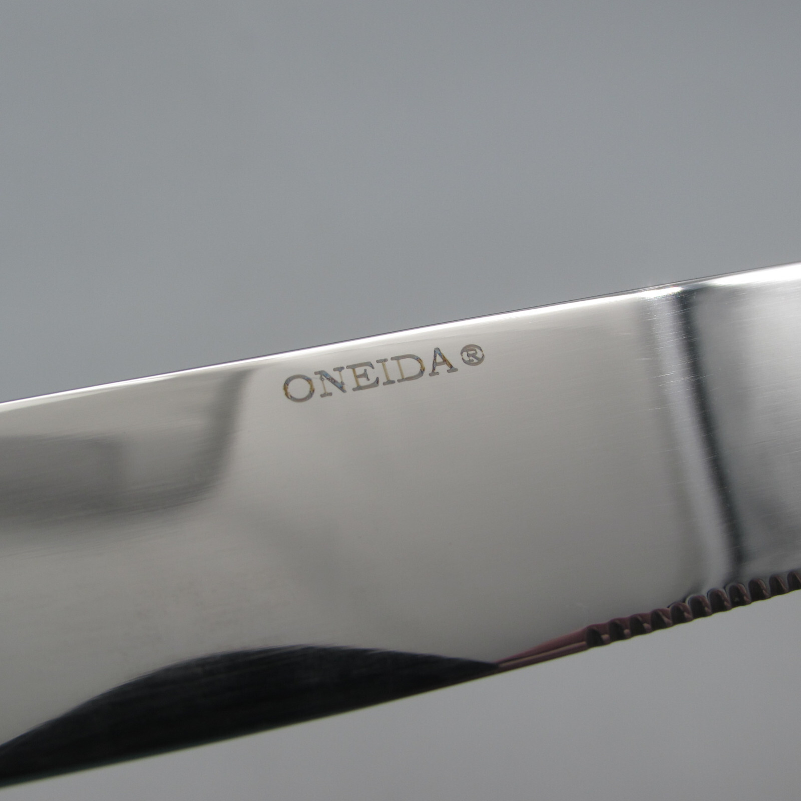 Oneida Stainless ICARUS (GLOSSY) Dinner Knives - Set of Twelve New gallery