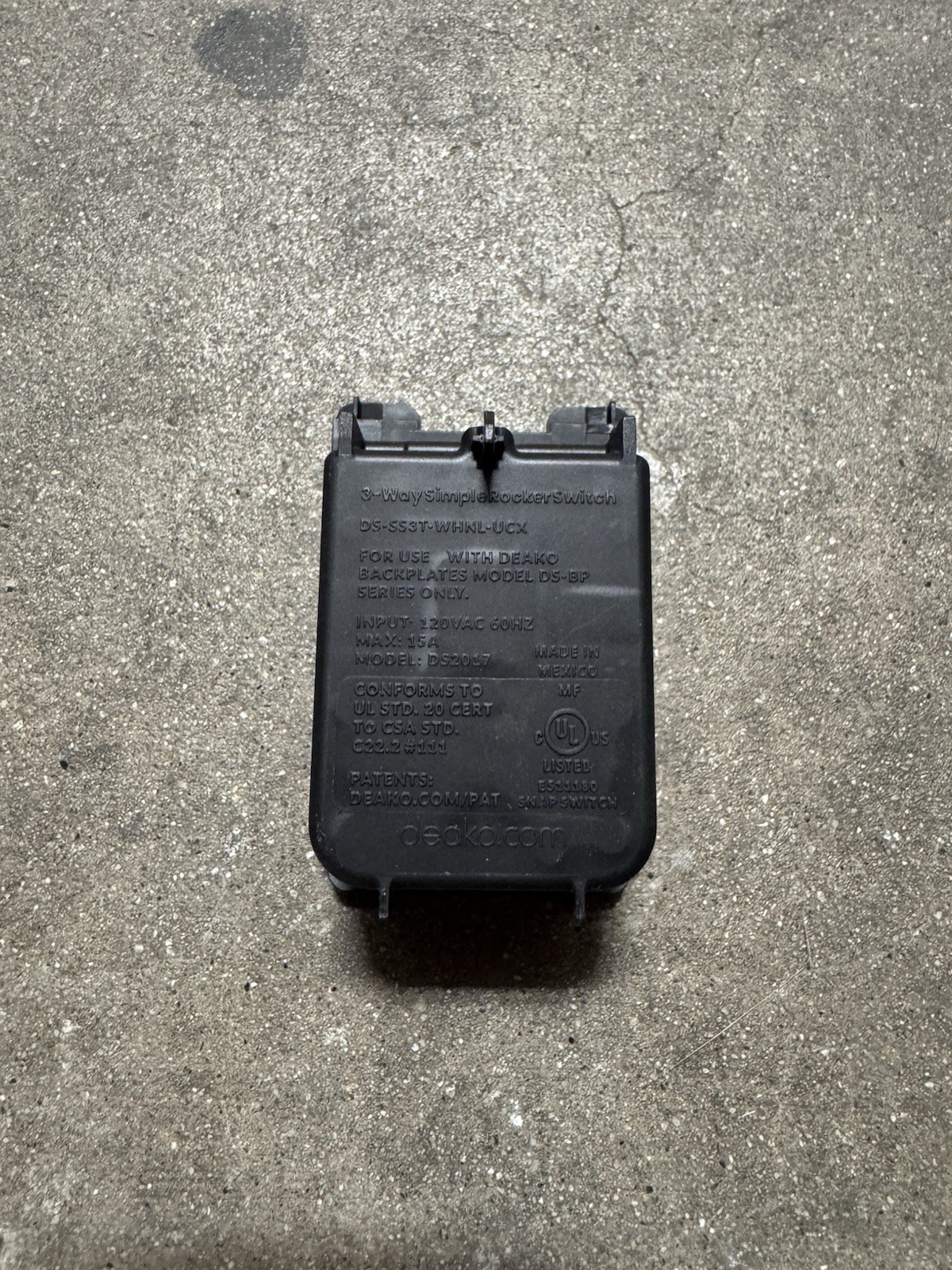 Deako Simple Rocker Switch (Single-Pole & Multiway) DS2017 gallery