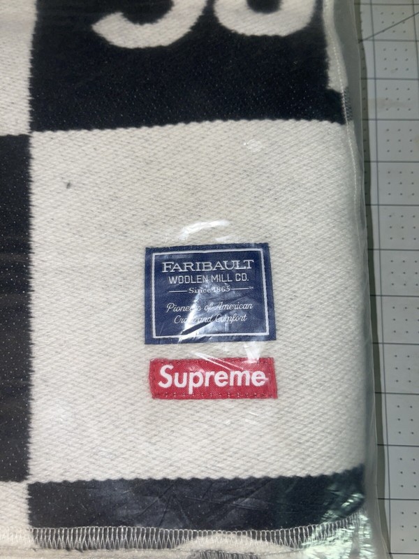 Supreme Faribualt Woolen Mill Checkerboard Wool Throw FW21 - Black gallery