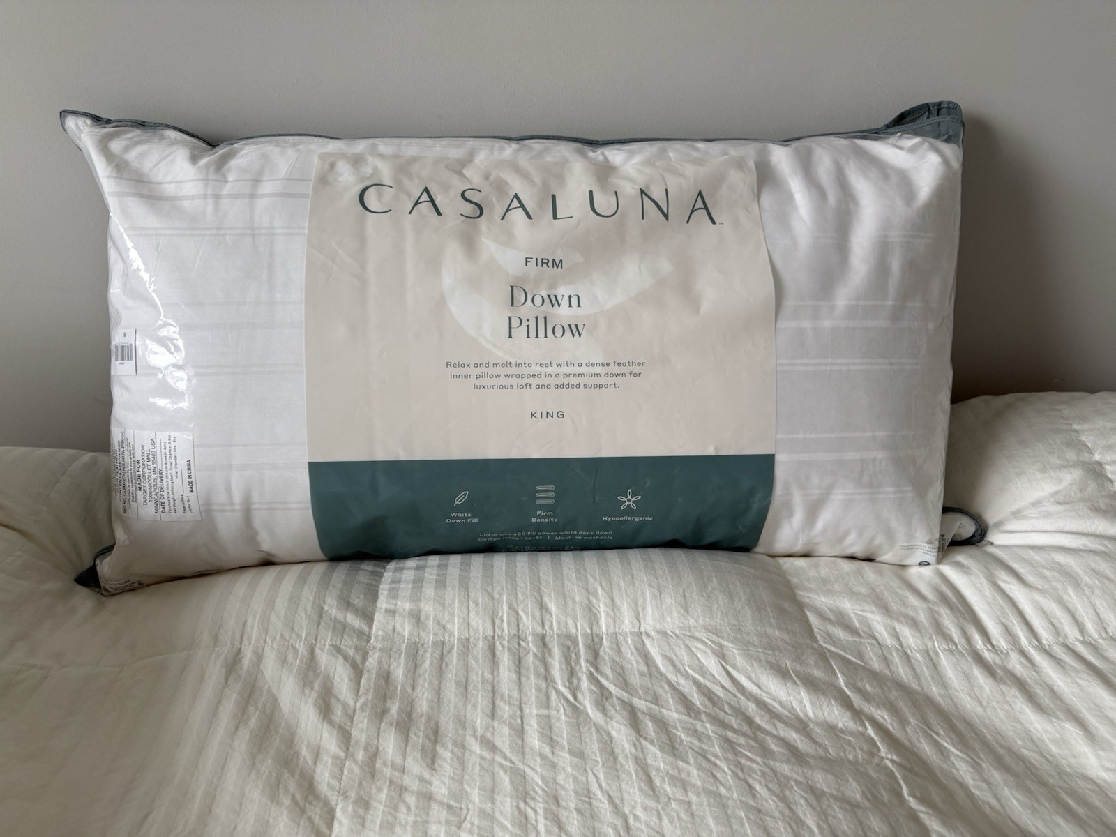 NWT CASALUNA WHITE DUCK DOWN FEATHER KING PILLOW SZ 20 X 36 in (50.8 X 91.4 cm) gallery