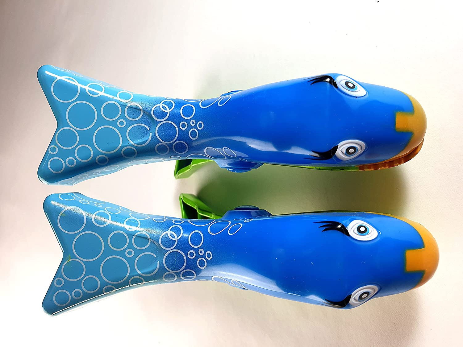 Bubble Fish Style Beach Towel Clips gallery