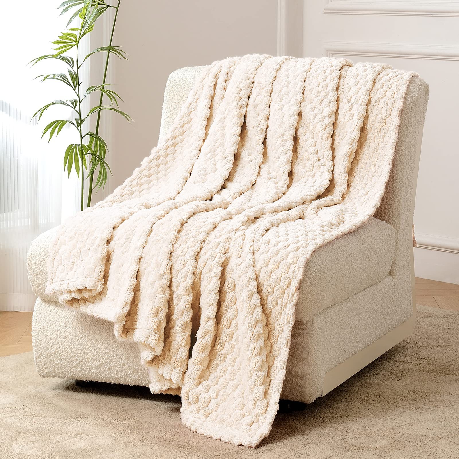Fleece Throw Blanket for Couch 300GSM Super Soft Plush Fuzzy Blankets Lap Bla... gallery