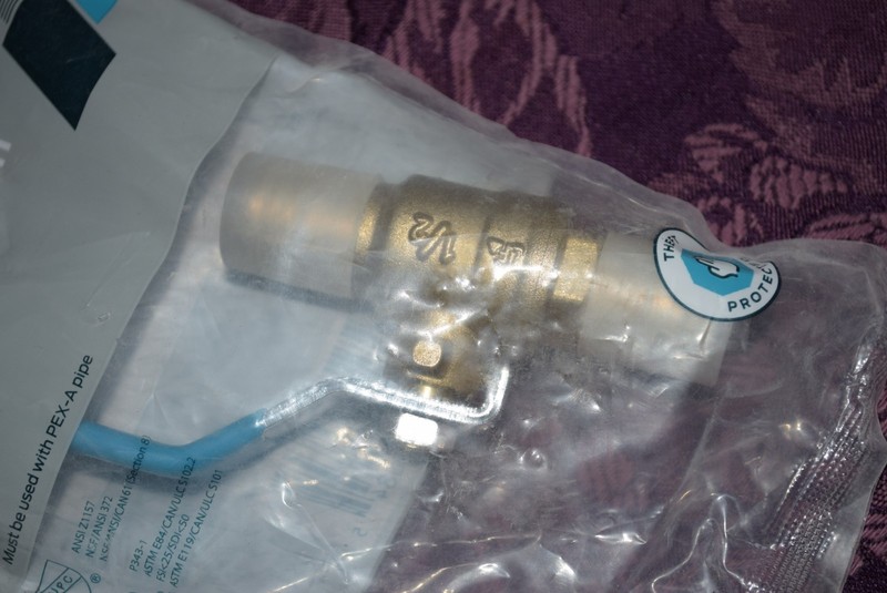 Sharkbite - PEX-A Brass Expansion Ball Valve 1/2"x1/2" Sealed package NOS gallery