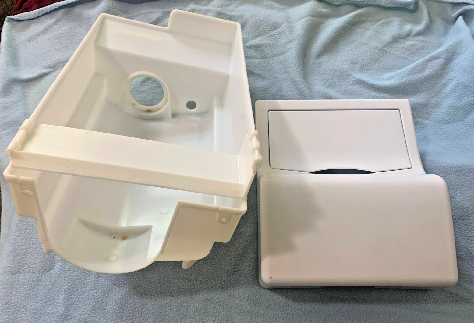 Frigidaire Kenmore Refrigerator Ice Container plastic front and container gallery