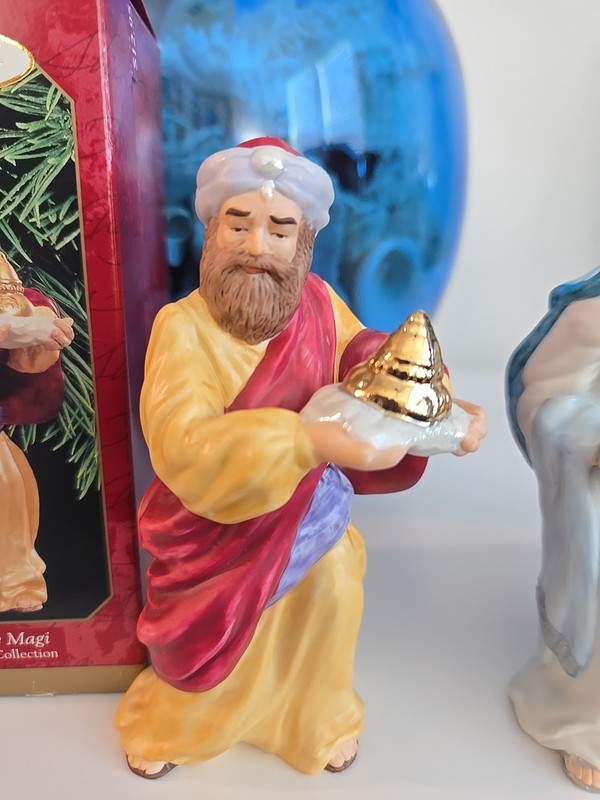 Balthasar & Caspar The Magi Blessed Nativity Collection Hallmark Ornament 1999 gallery