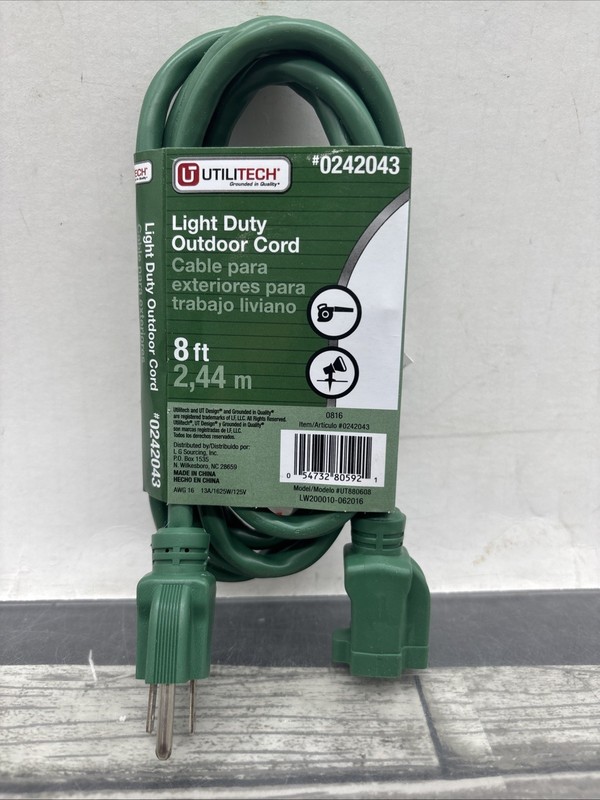 Utilitech 8 ft 3 Prong Light Duty Outdoor Extension Cord, Green {1} gallery
