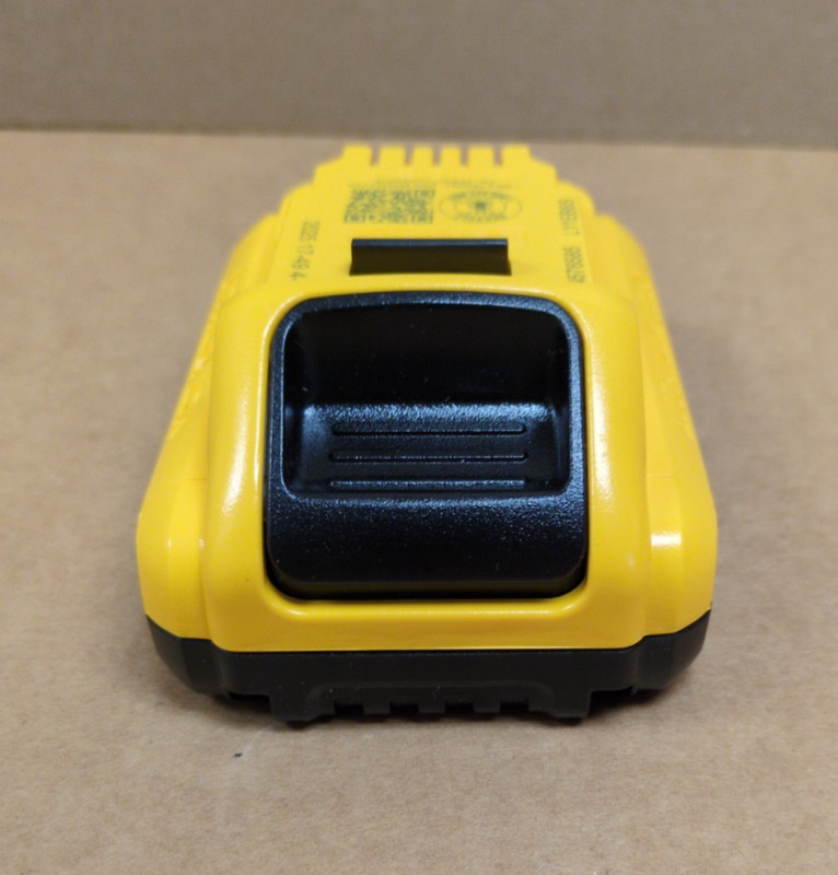 (DCB240) DeWalt Compact Lithium Ion Battery 20V MAX gallery