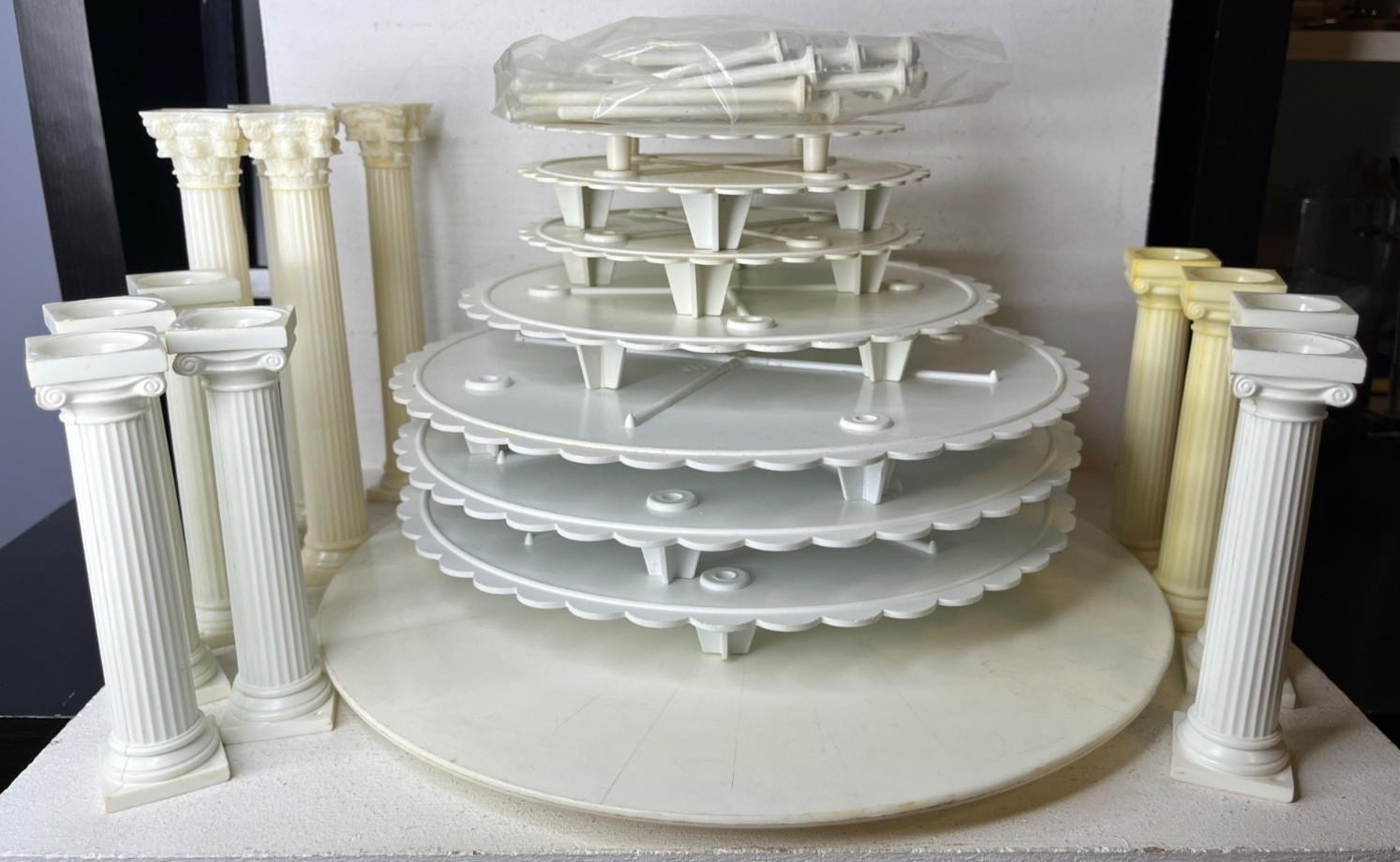 Vintage Wilton Wedding Cake Trays Scalloped Edges w/ Columns Pillars Lot gallery