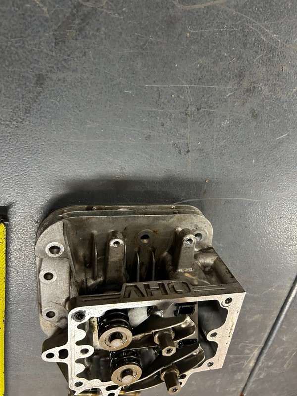 15HP Briggs & Stratton 31F777 0110-E1 cylinder head # 793991 796026 gallery