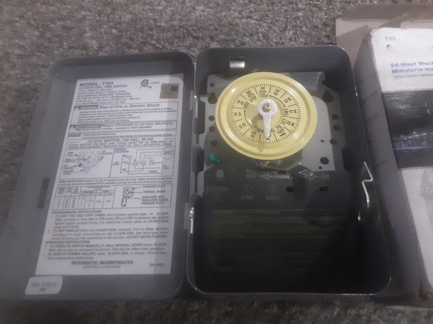 Intermatic T101 24-Hour Mechanical Time Switch 40A 120V SPST Indoor NEMA 1 gallery