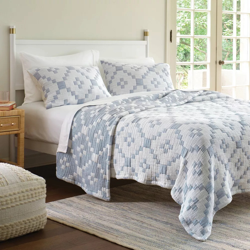 3pc Full/Queen Reversible Lightweight Matelasse Quilt and Shams Set Patchwork gallery