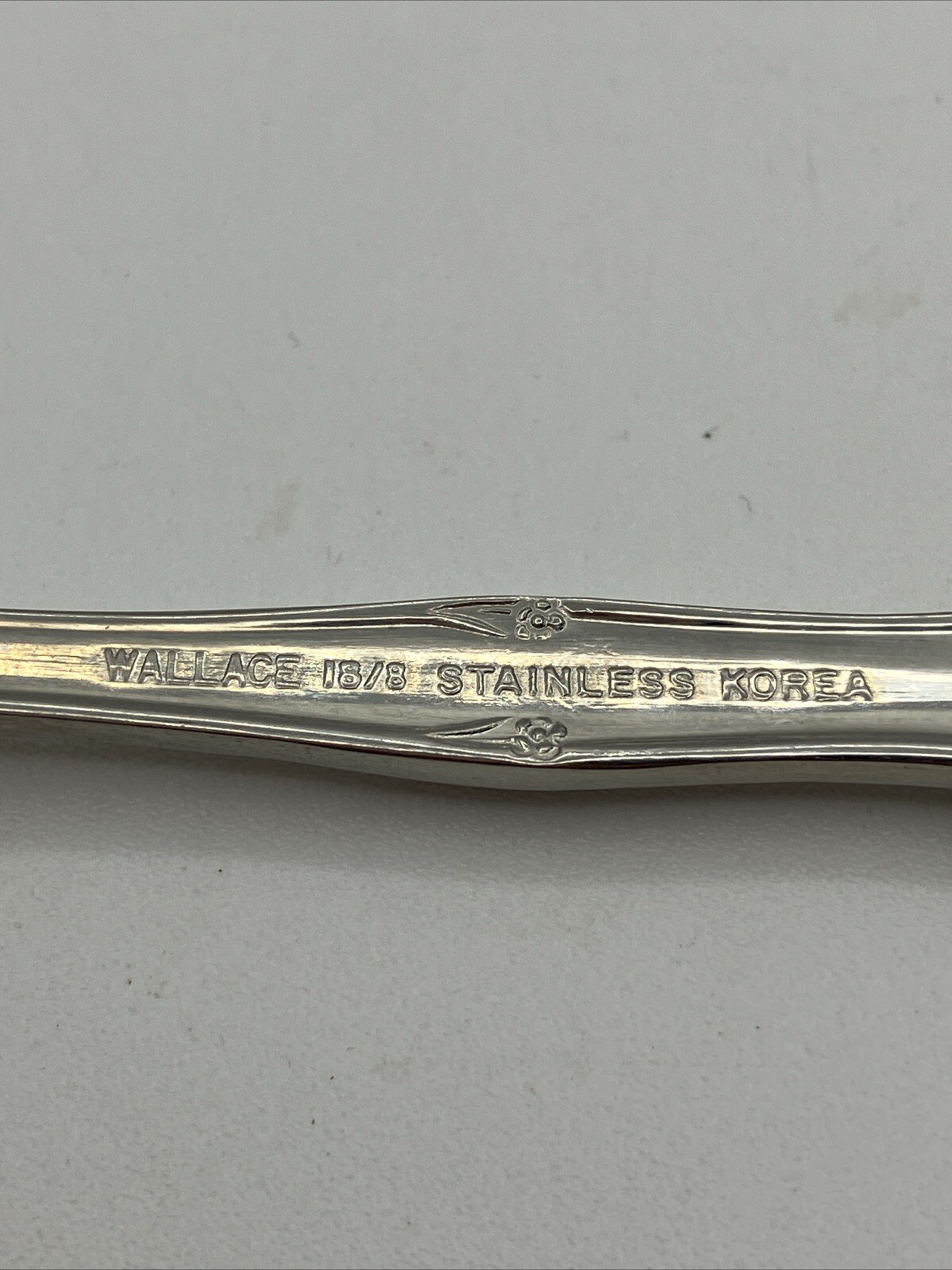 Wallace SIMPLICITY Stainless 18/8 Glossy Silverware Dessert Fork 6 5/16” gallery