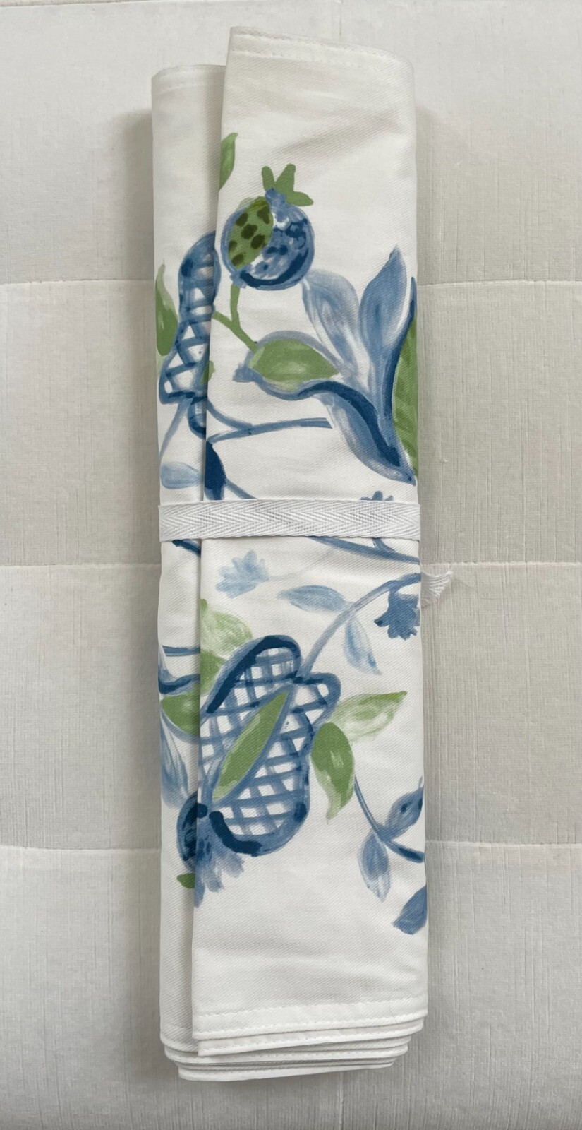 Williams Sonoma PAINTED VINE Table Runner 16” x 108” NWT gallery