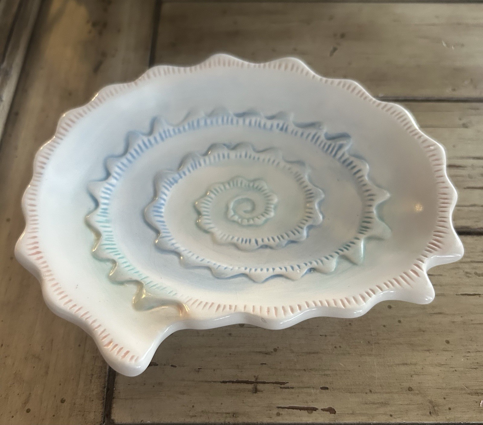 Unique Vintage Scalloped Sea Shell Design Ceramic Trinket Bowl or Soap Dish gallery