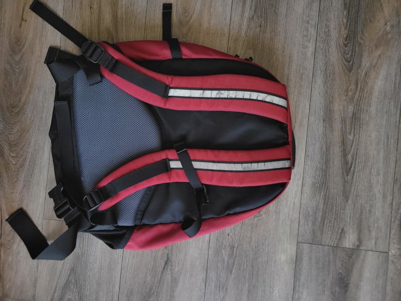 L.L.Bean Red/Black/Gray Hiking Backpack Zip Closure, Adjustable Straps Pockets 3