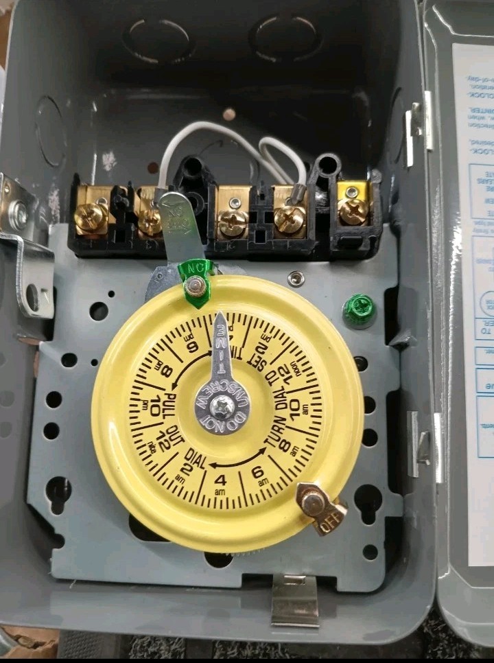 Intermatic T104 24 Hour Mechanical Time Switch 208-277VAC 40A gallery