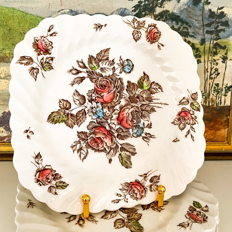 (4) Vtg Johnson Brothers DEVON SPRAYS Square Salad Side Plates England 7.5" gallery
