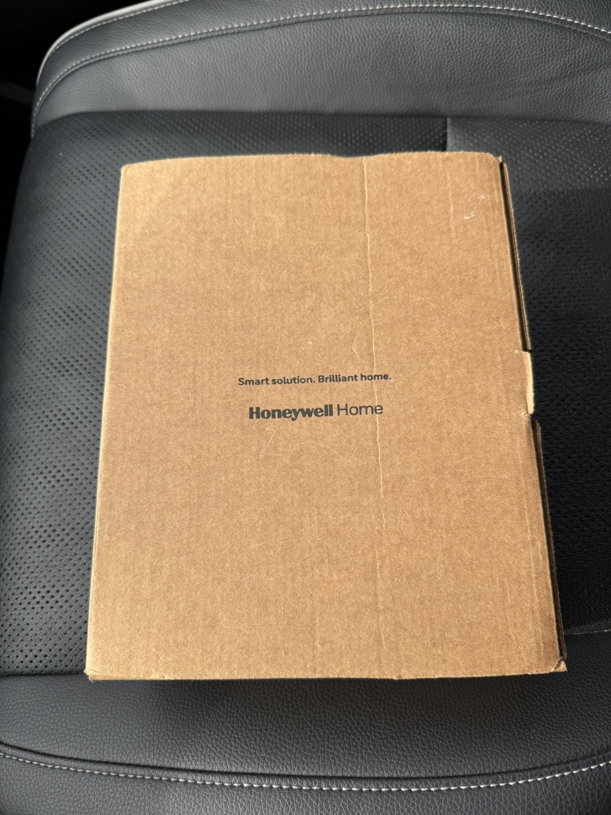 Honeywell RTH5160D1003 Non-Programmable Thermostat 1 Heat/1 Cool Stages. gallery