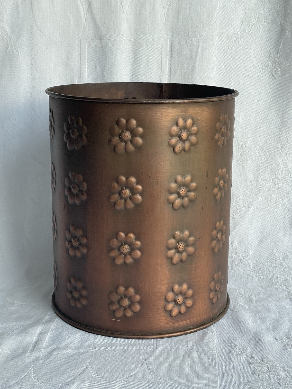 Vintage Hammered Embossed Copper Bronze Metal Waste Basket Planter Round 10” gallery