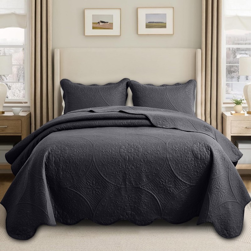 Floral Pattern Quilt Set Soft Lightweight Bedspread with Pillow Shams Queen King gallery