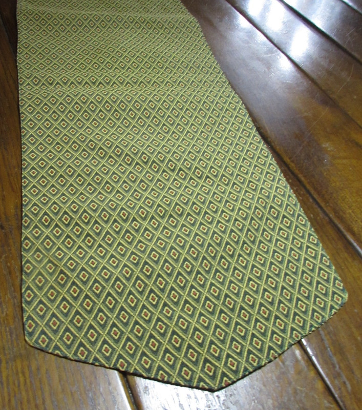 TABLE RUNNER Diamond Ogee Geometric Green Red Yellow 14.5 x 74 Cottagecore gallery