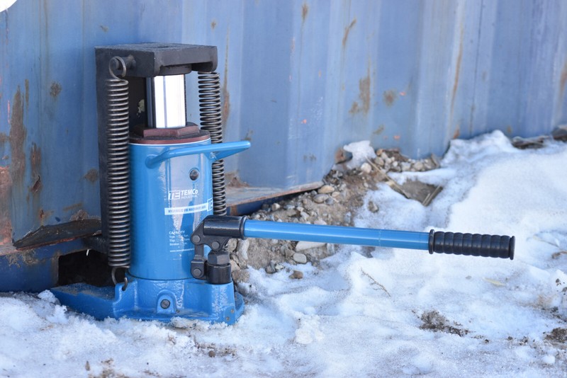 TEMCo Hydraulic Machine Toe Jack Lift 10 / 20 TON Track 5 YEAR Warranty gallery
