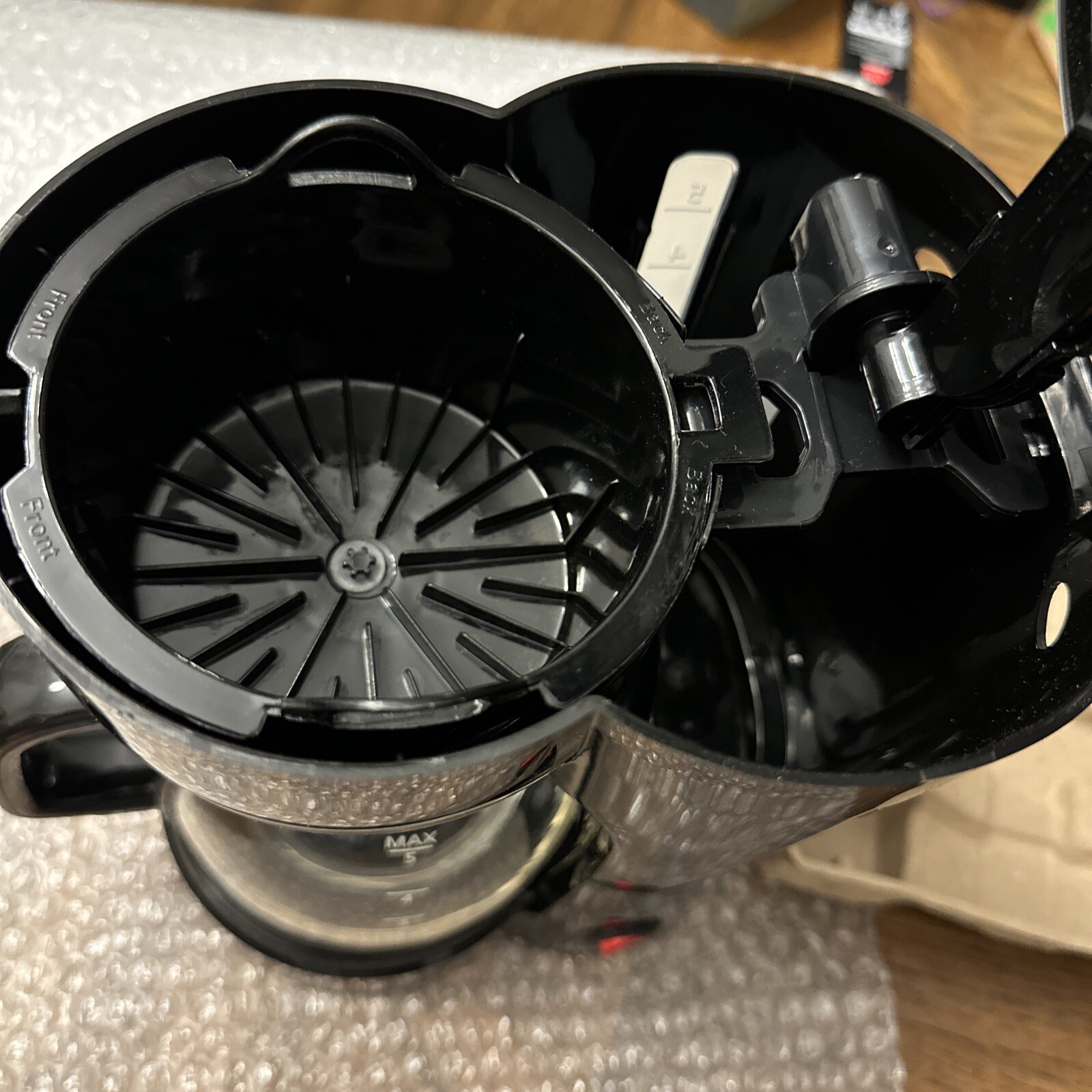 Mainstays 5-Cup Coffee Maker Removable Filter Basket 120V/60Hz/700W Black gallery