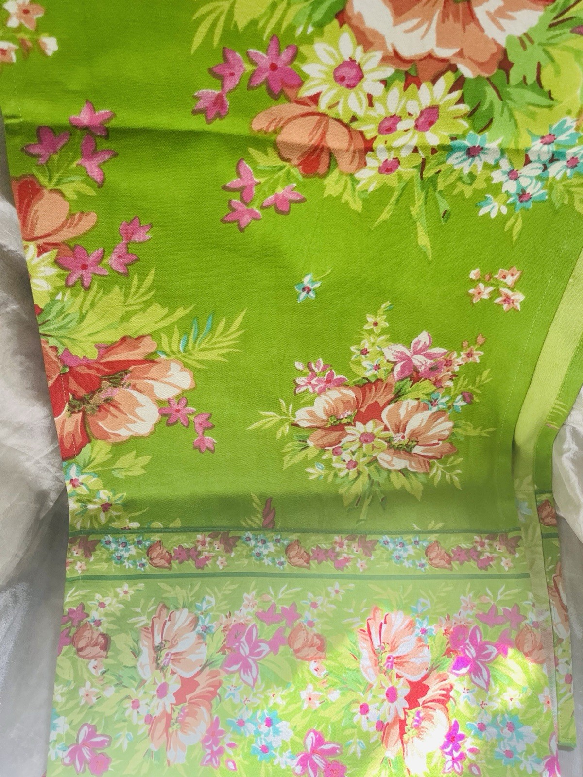 april cornell Charming Lime Floral Table Runner gallery