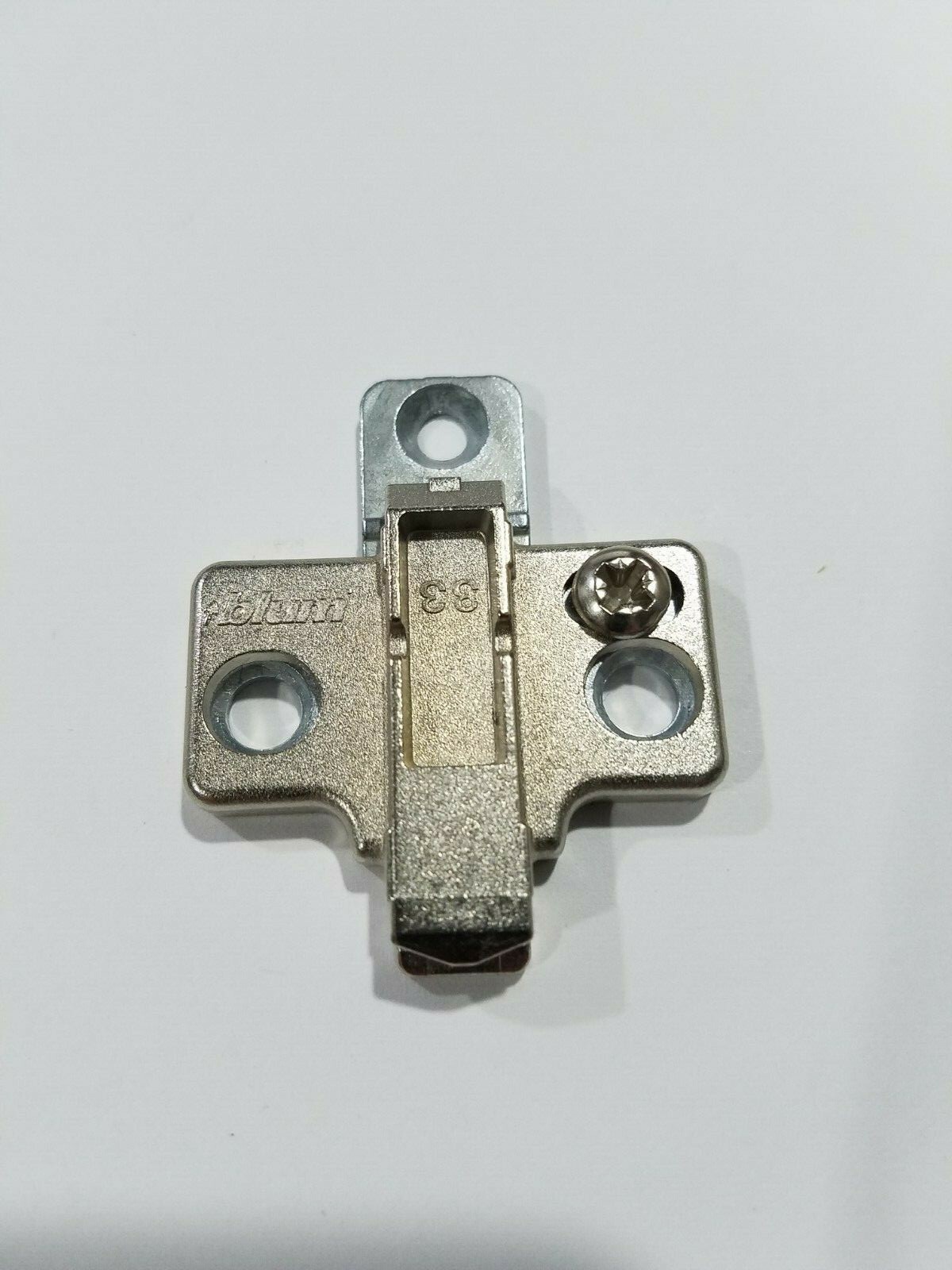 BLUM CLIP 0mm. MOUNTING PLATE, 175H9100, for 3/4" overlay, Euro or Wood Screws gallery