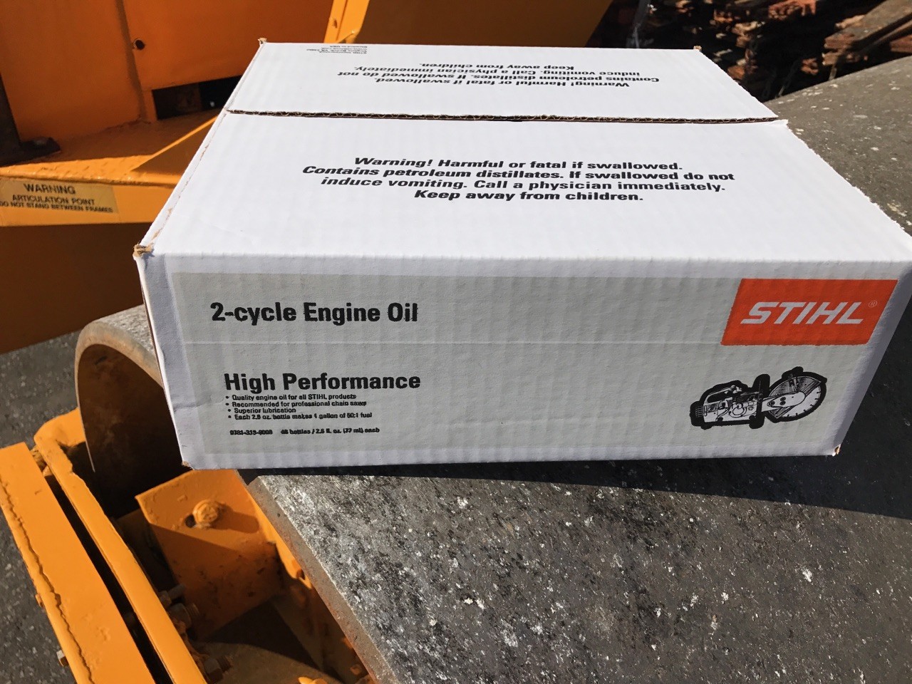 STIHL HIGH PERFORMANCE 2-CYCLE ENGINE OIL, 1 GAL MIX 2.6 OUNCE BOTTLES, 48 CS gallery