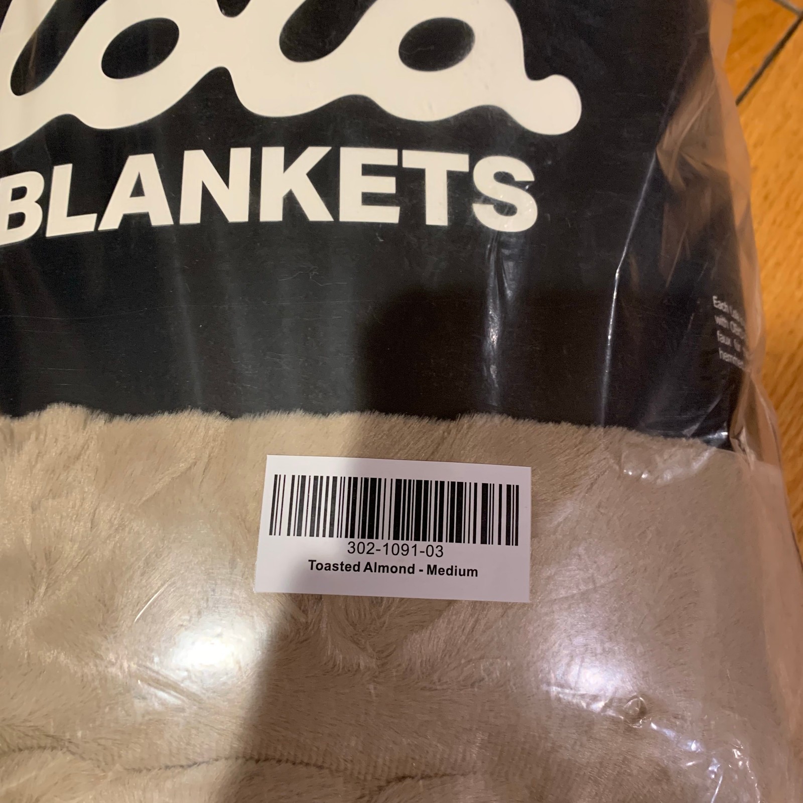 Lola Blankets Medium 50 x 60" Toasted Almond Super Soft Blanket NEW $275 gallery