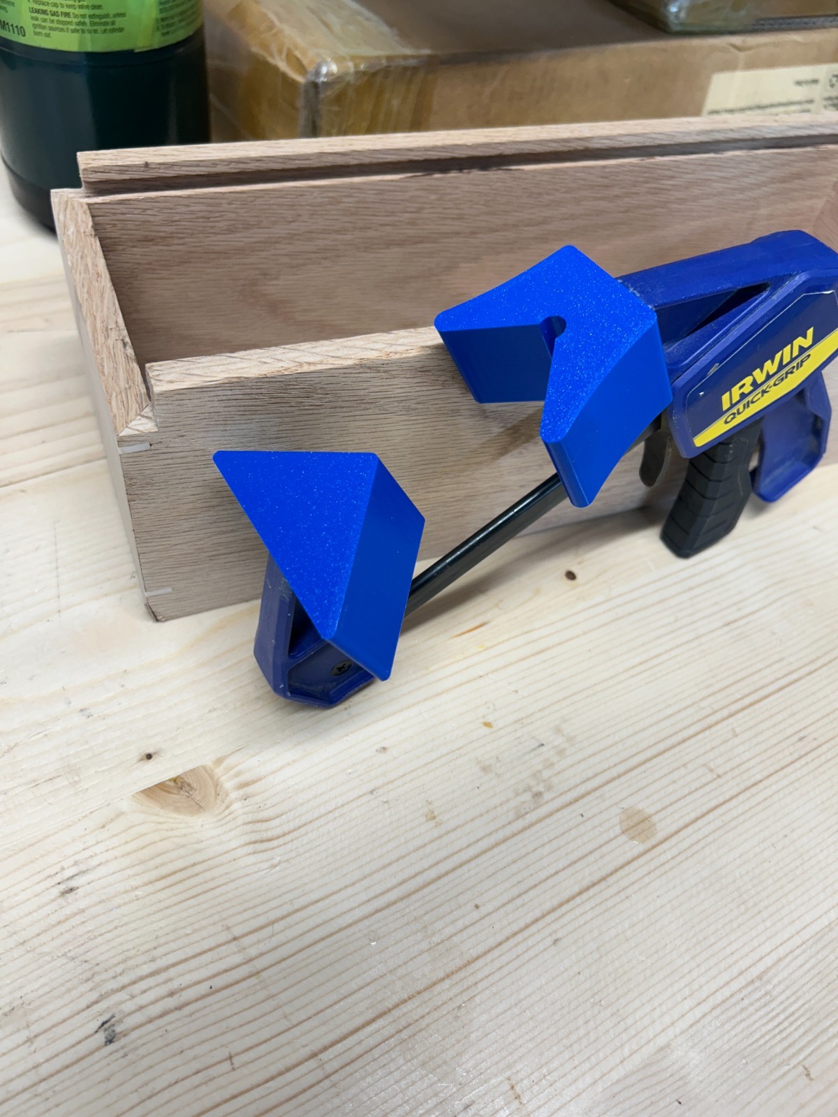 90 degree corner clamp adapter for IRWIN QUICK-GRIP woodworking clamps gallery